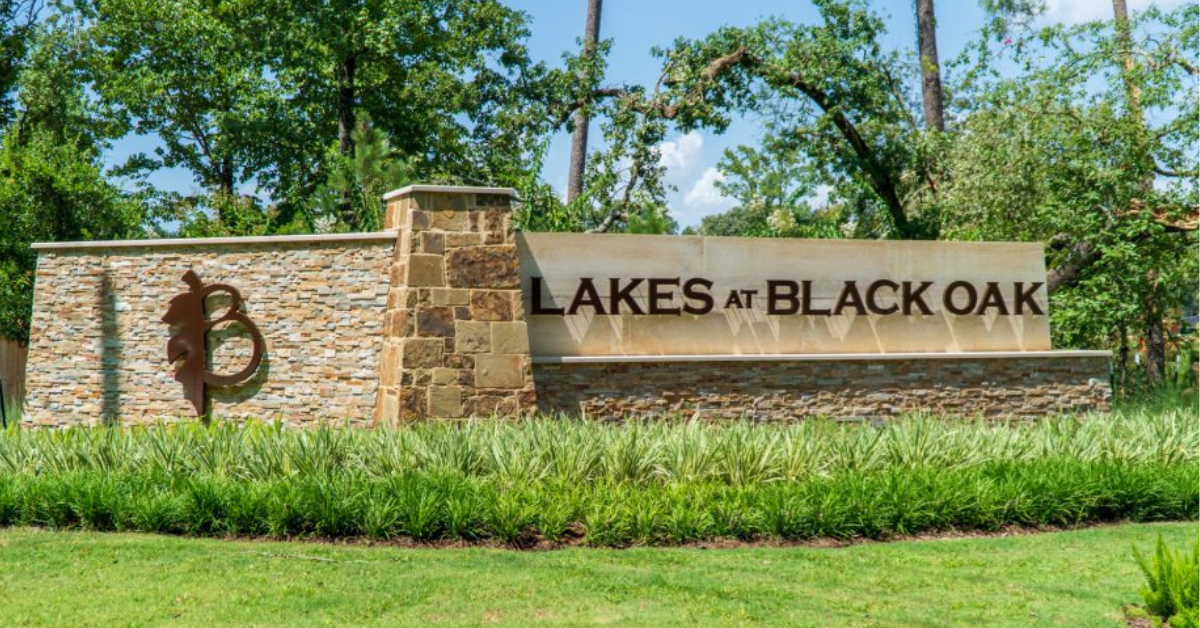 Lakes at Black Oak community sign