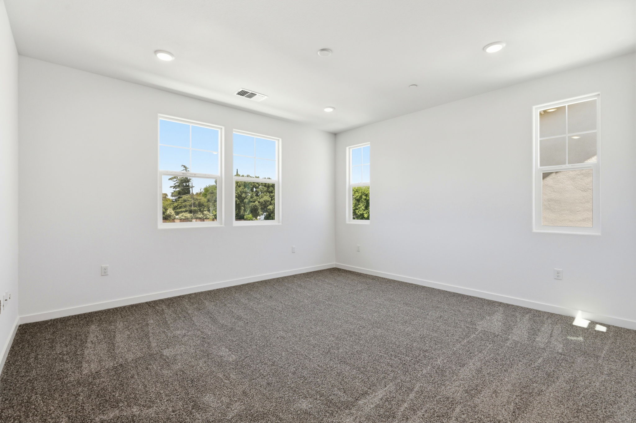 A room with windows.