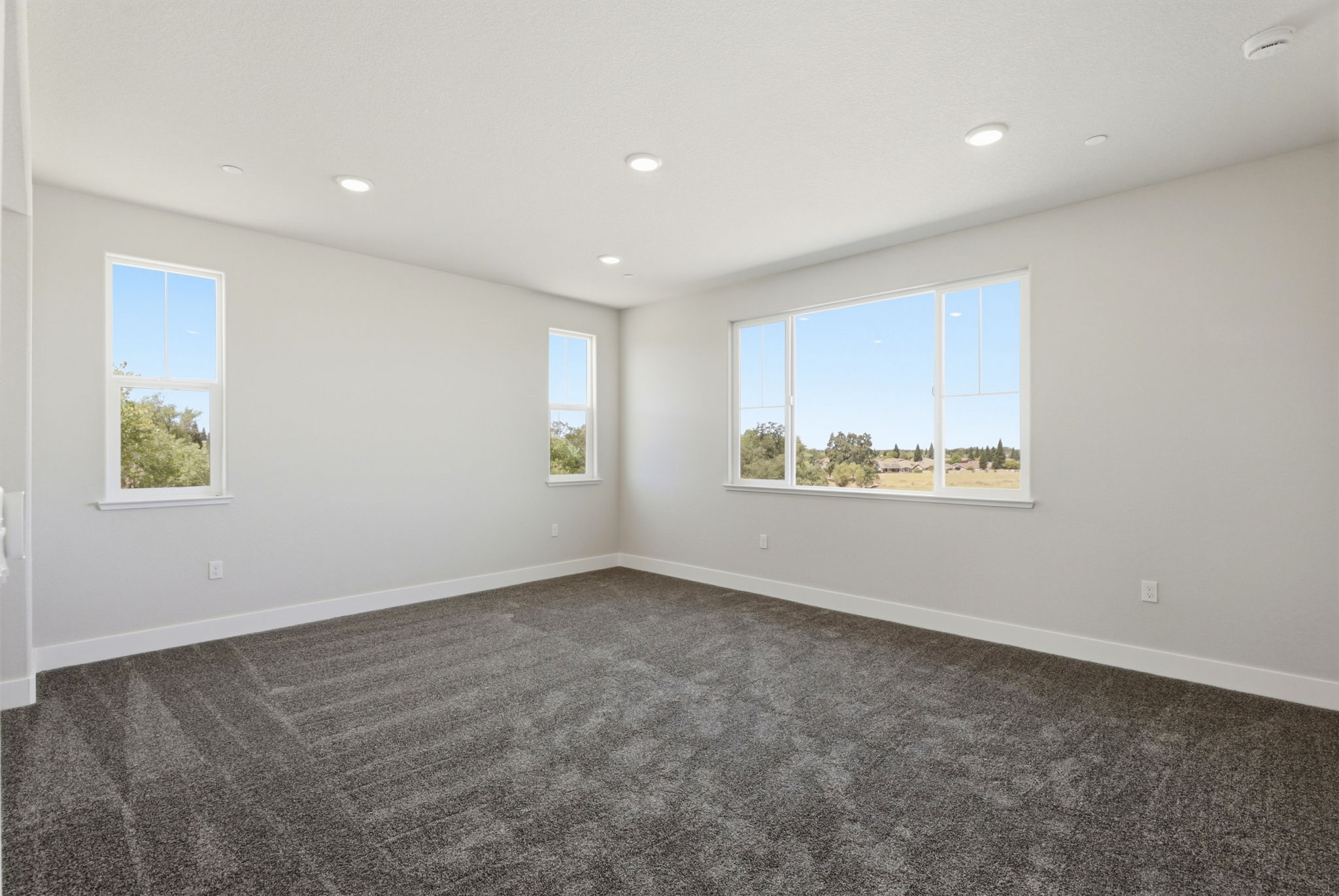A room with windows.