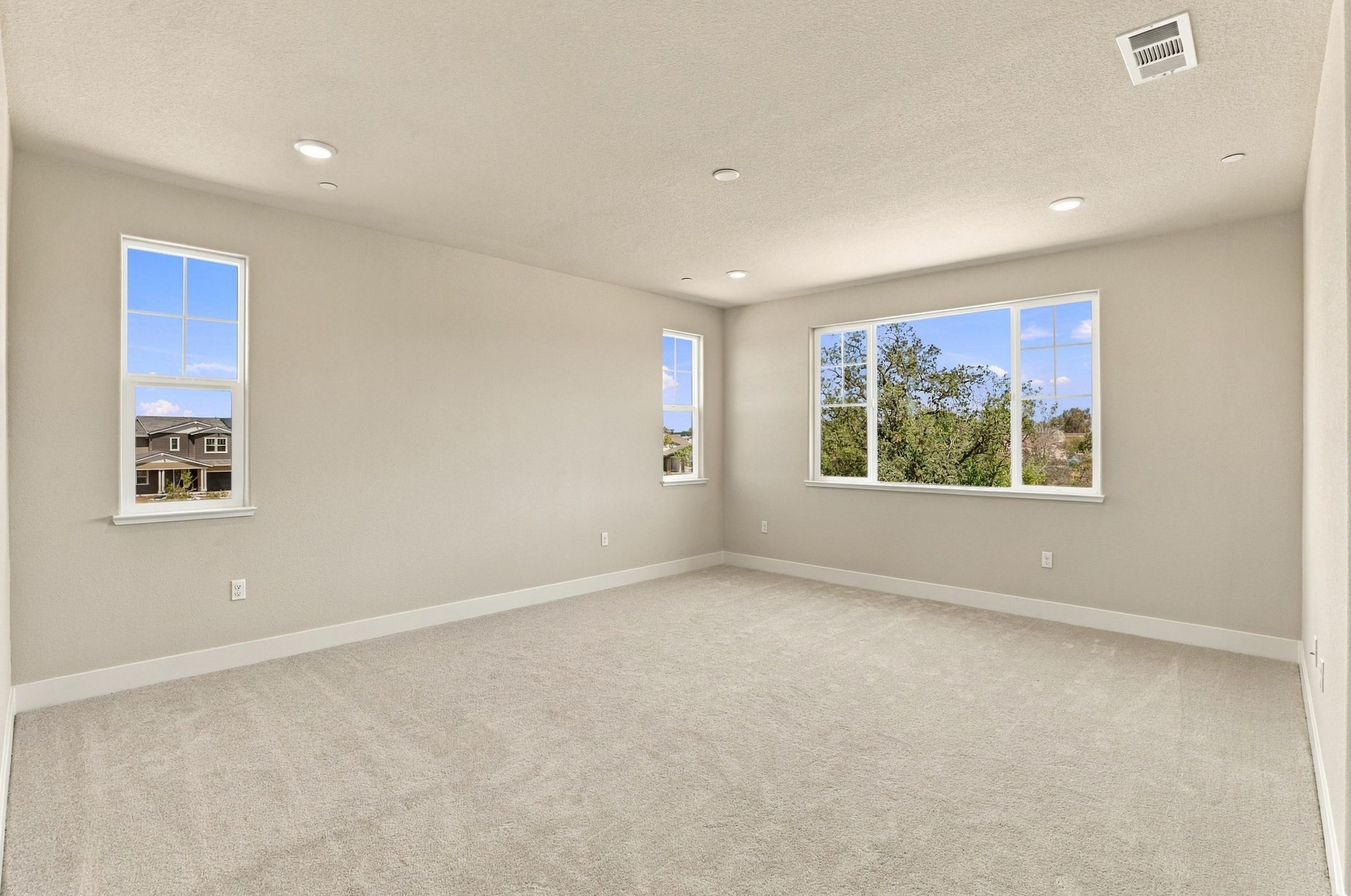 A room with windows.