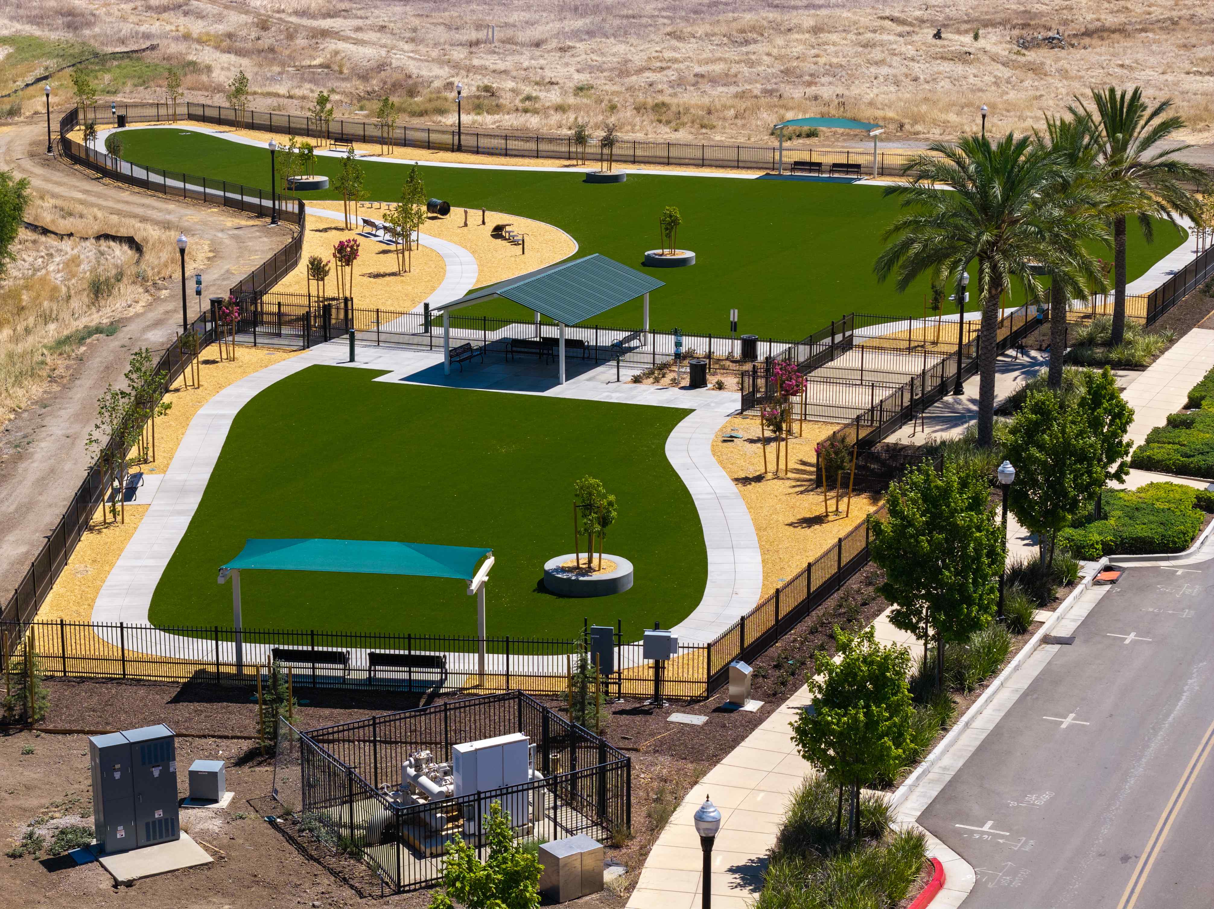 A tennis court with a tennis court.