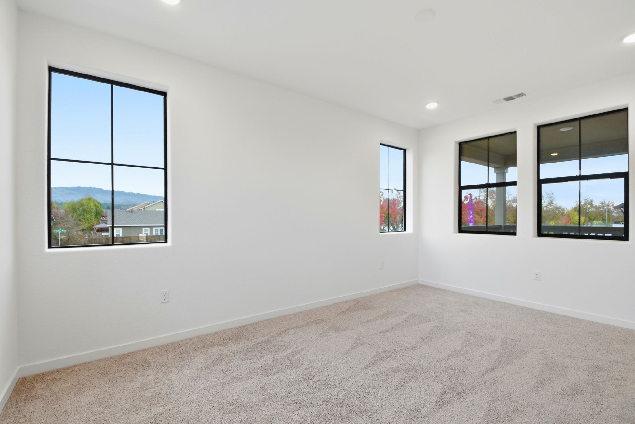 A room with windows.