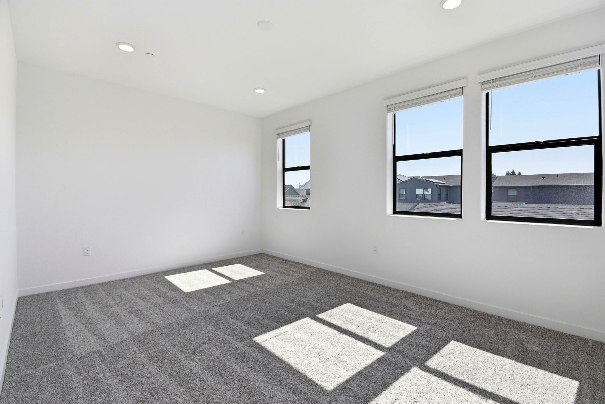 A room with a few windows.