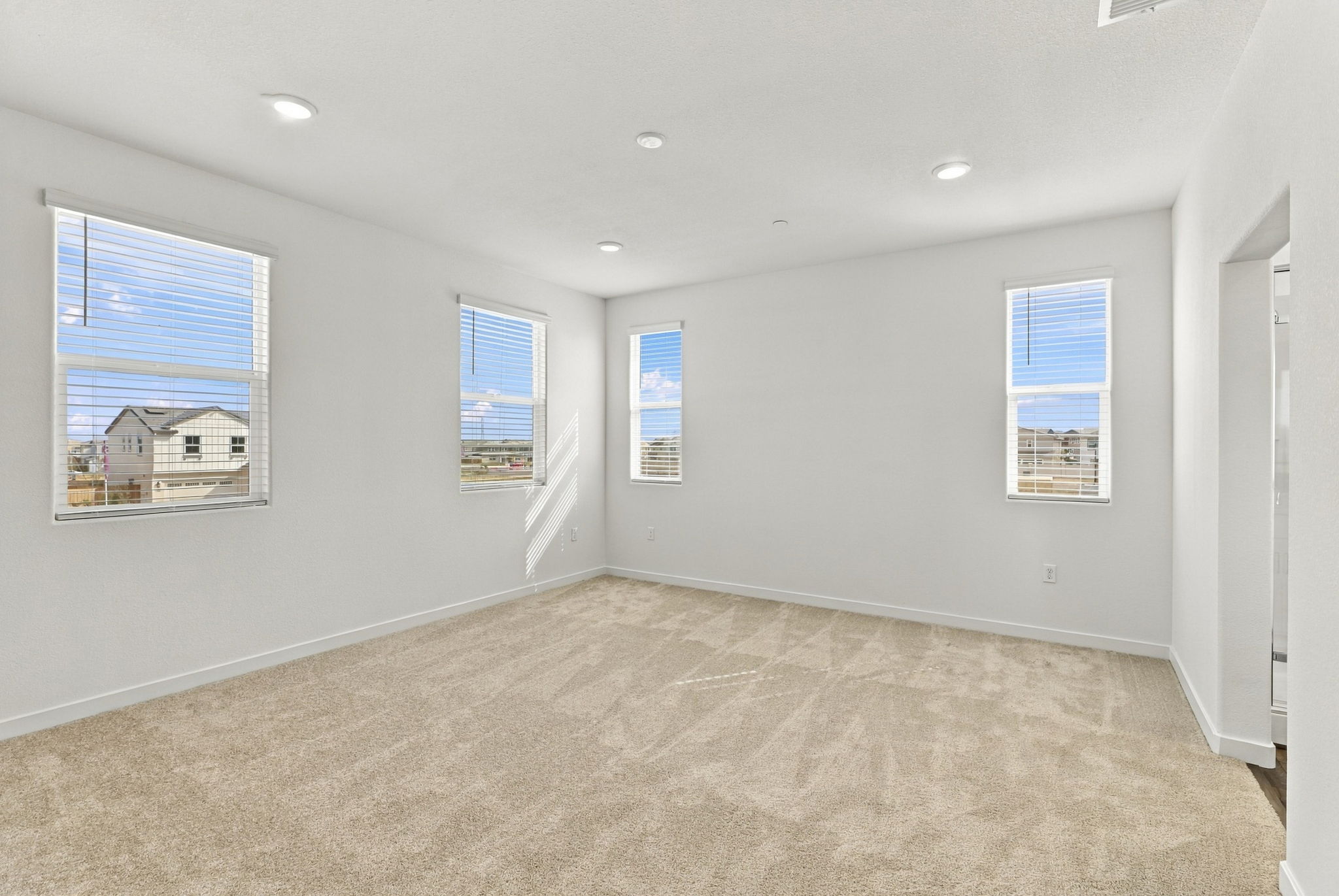 A room with windows.