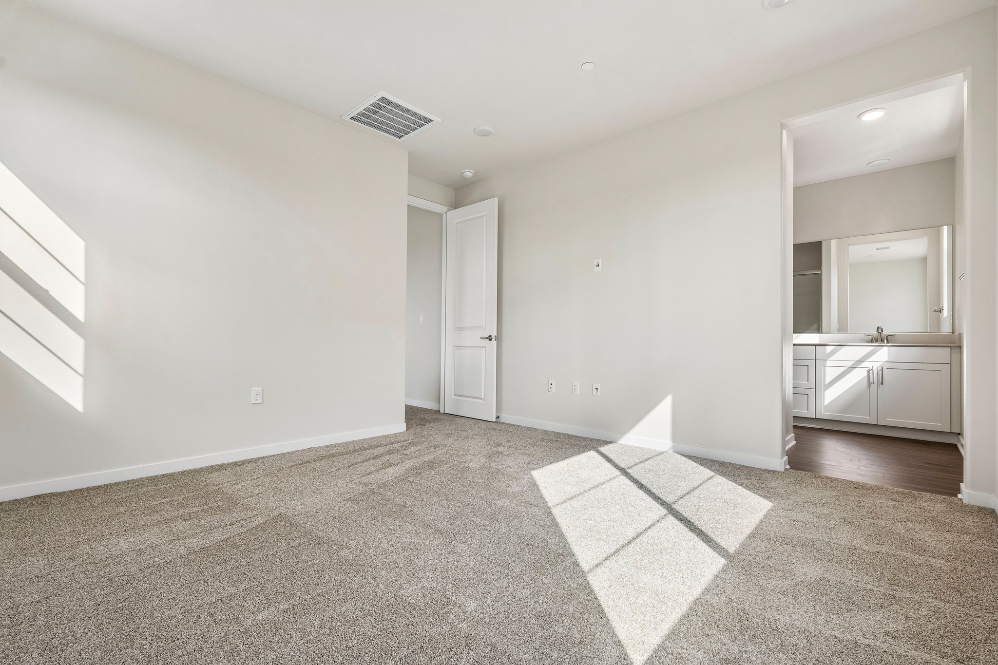 A large empty room.