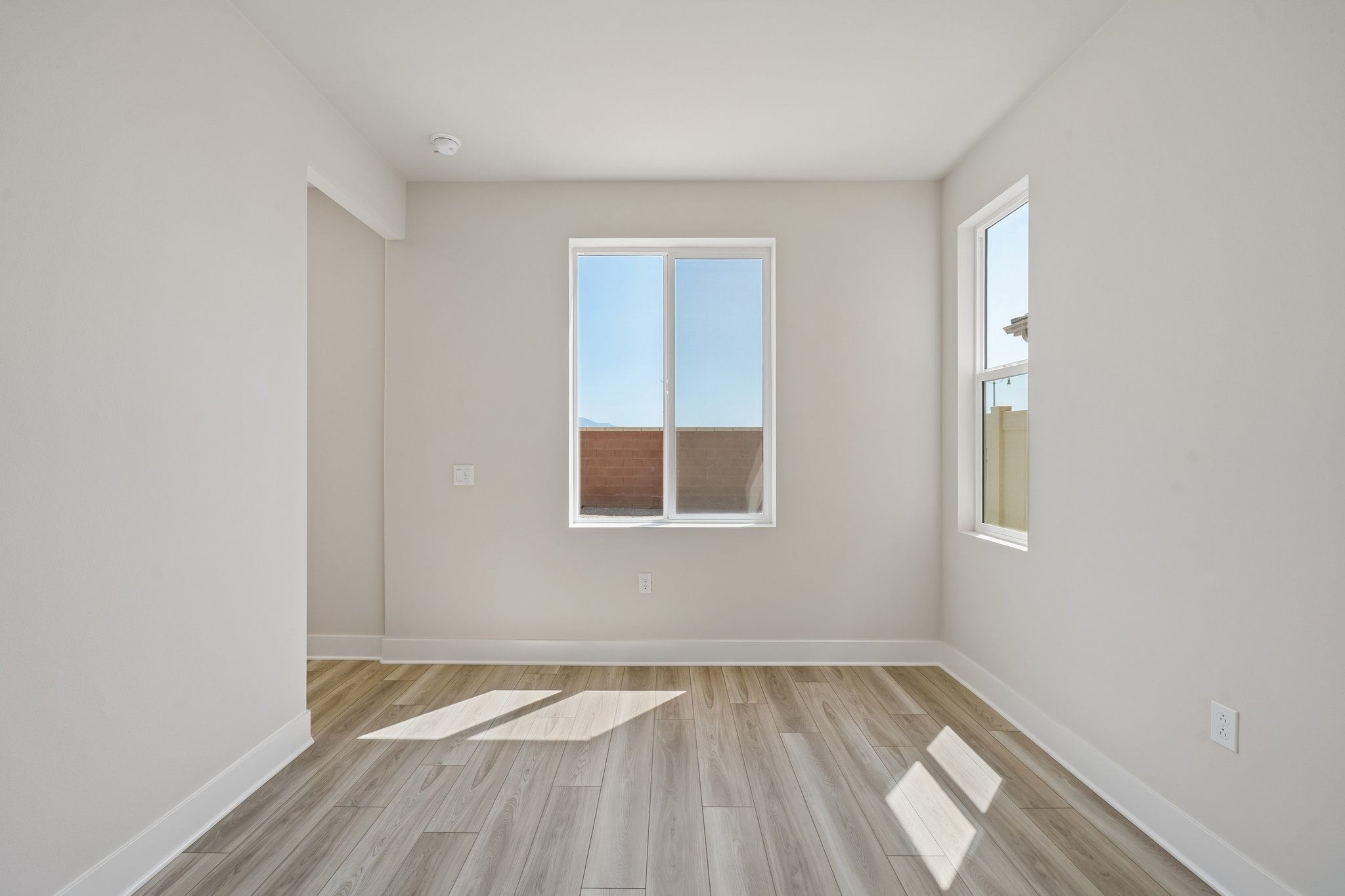 A room with windows.