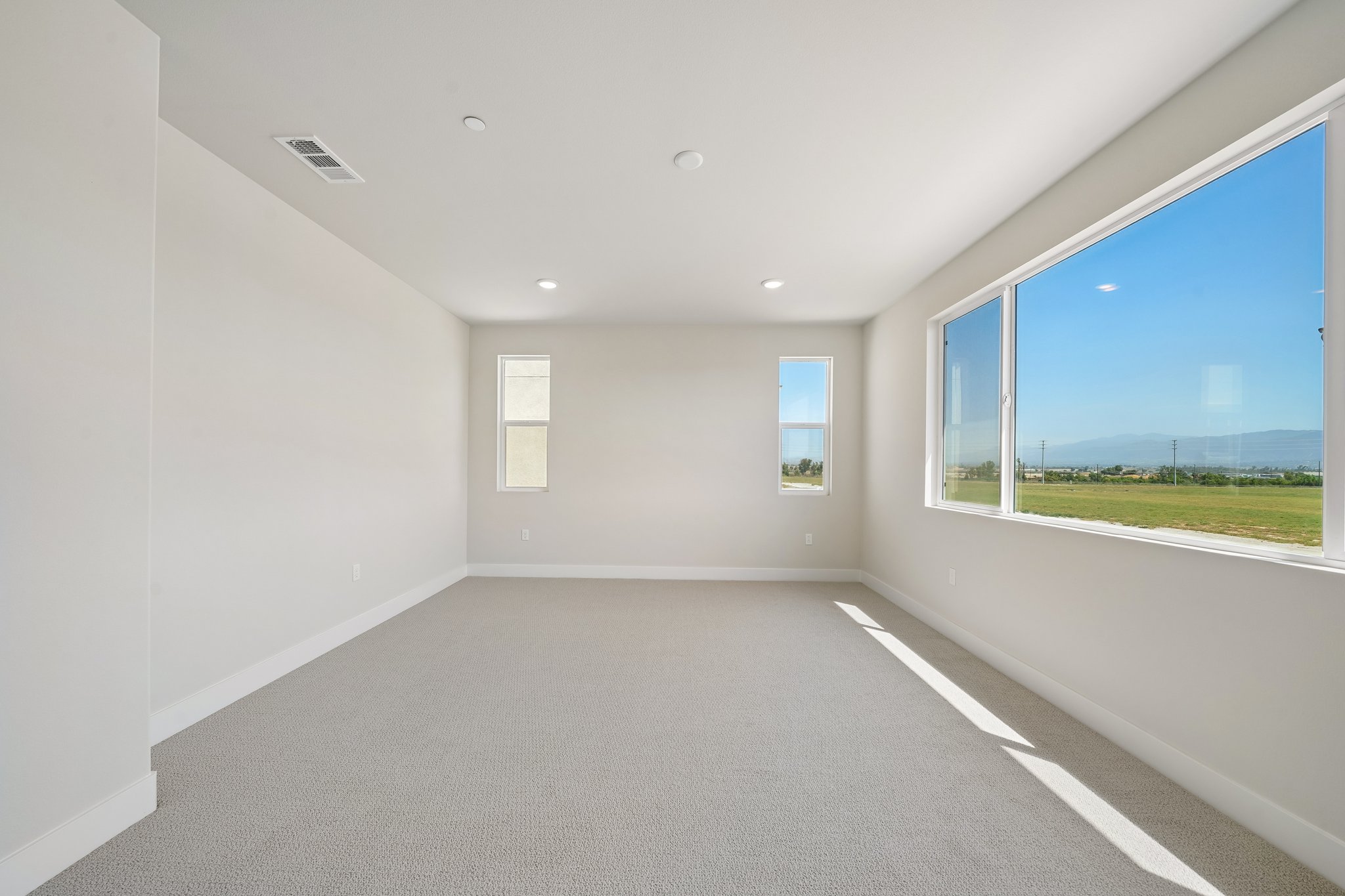 A room with windows.