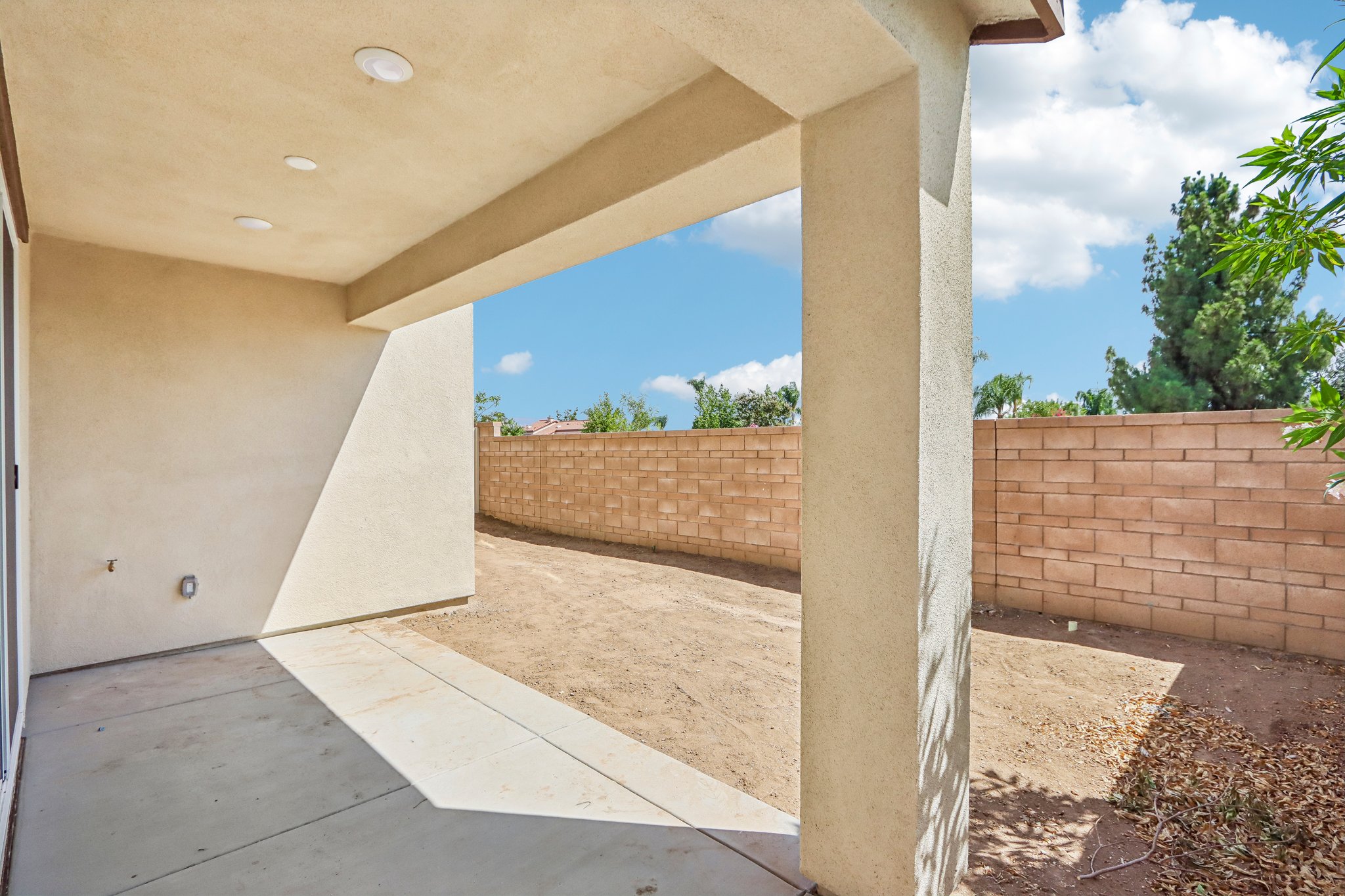 A concrete structure with a concrete floor.