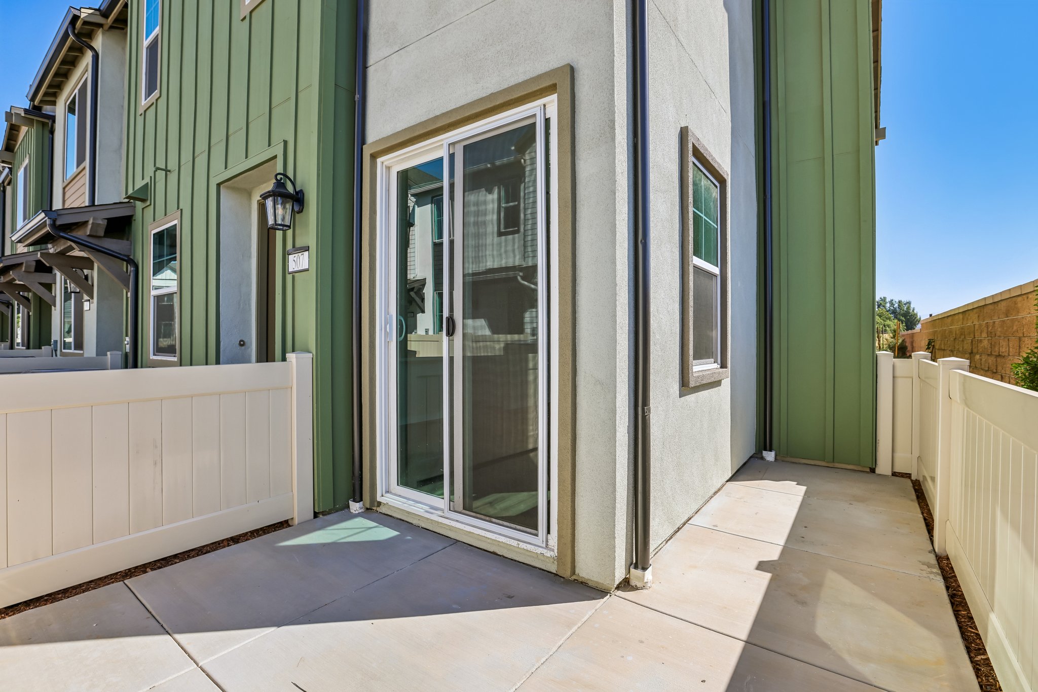 A building with a glass door.