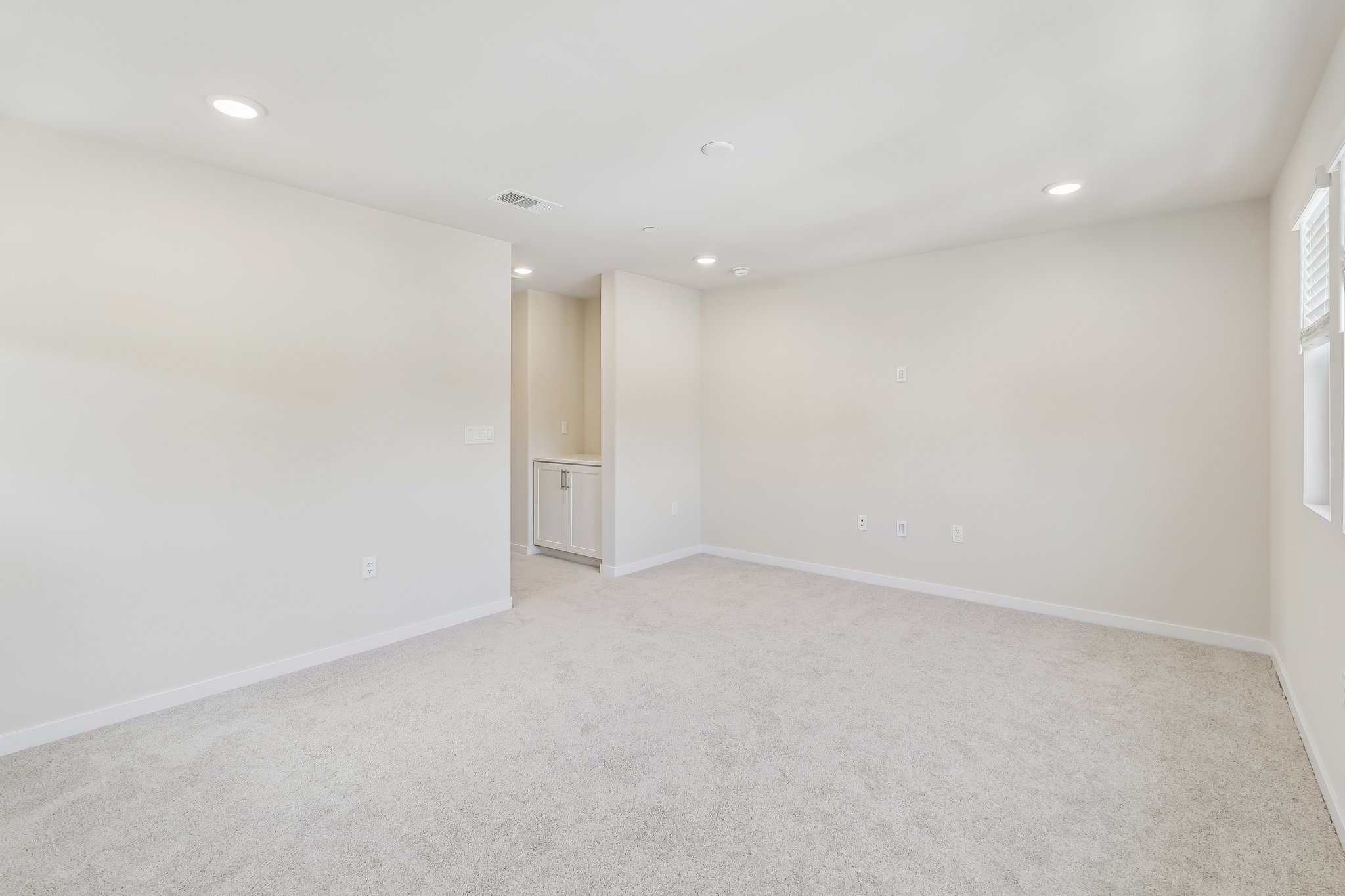 A large empty room.