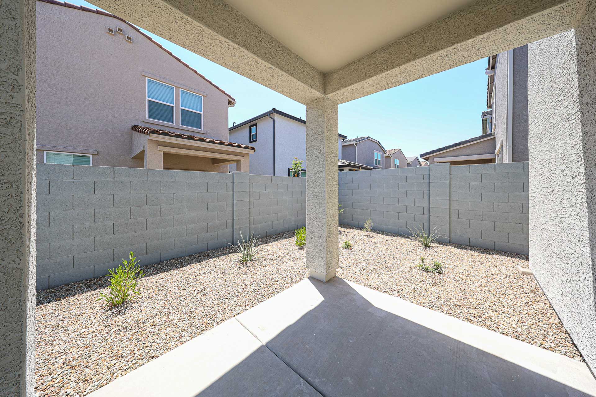 A building with a concrete wall.