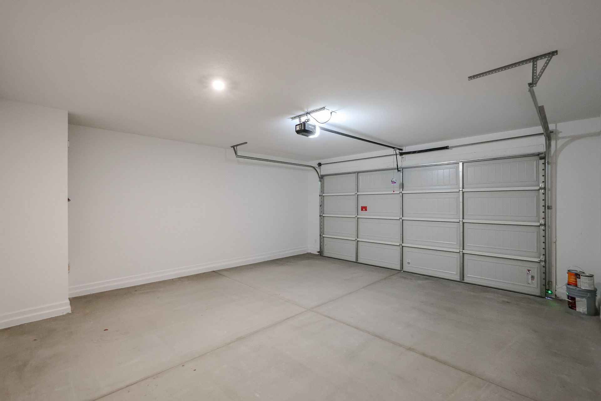 A room with a few white walls.