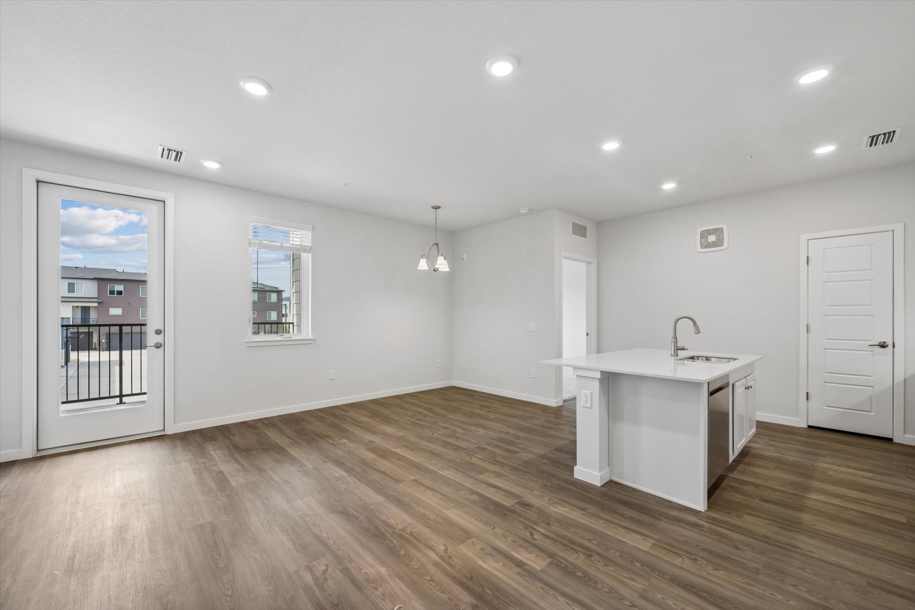 2210 485 Interlocken Blvd., #210