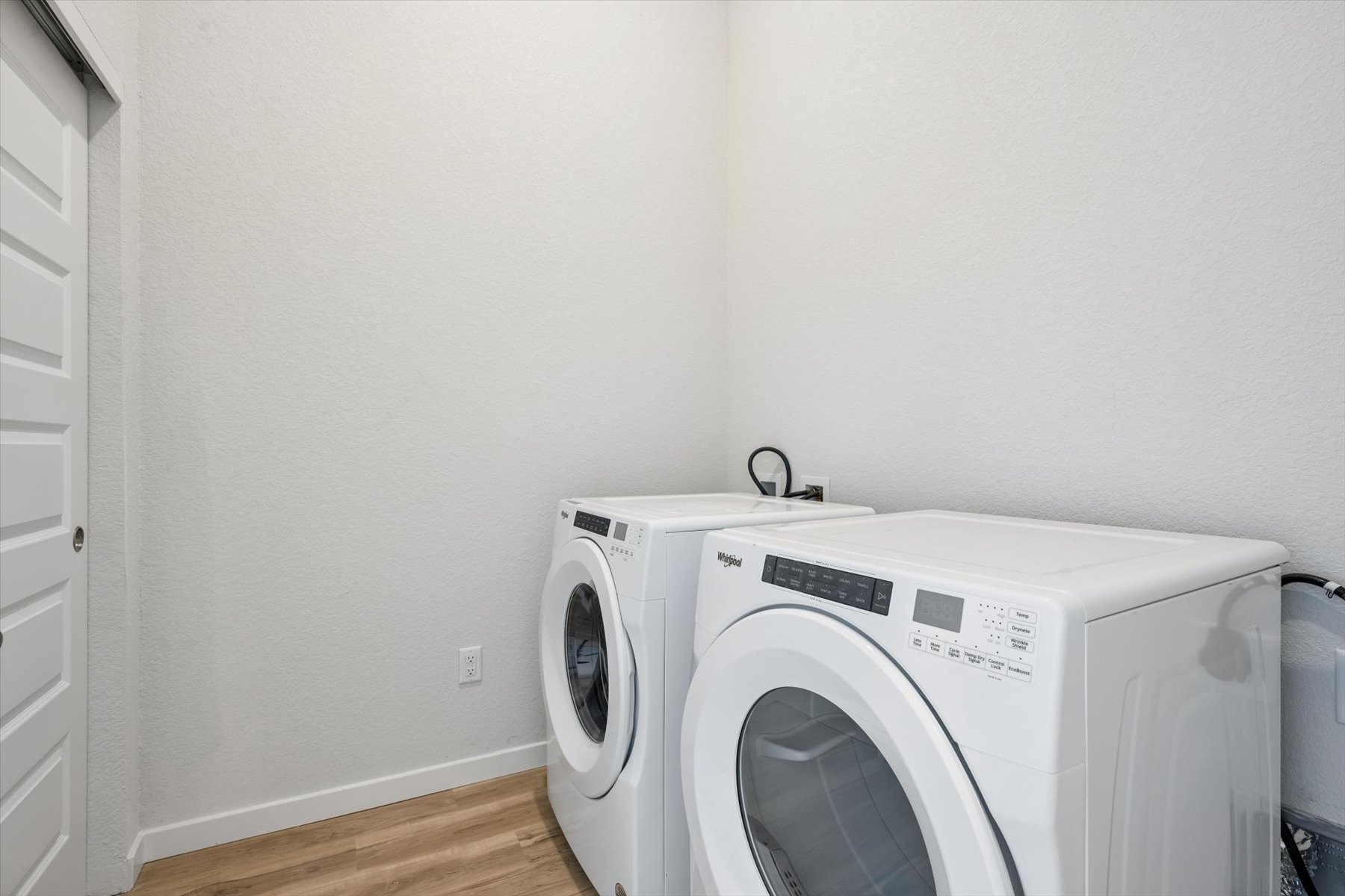 A white washing machine.