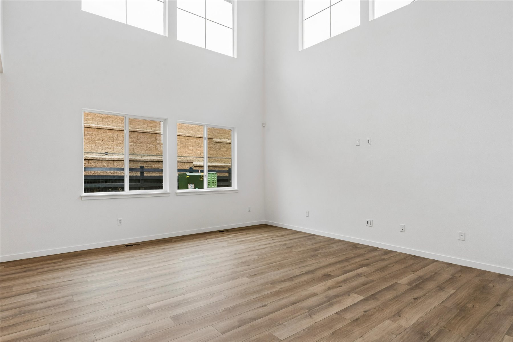 A room with windows.