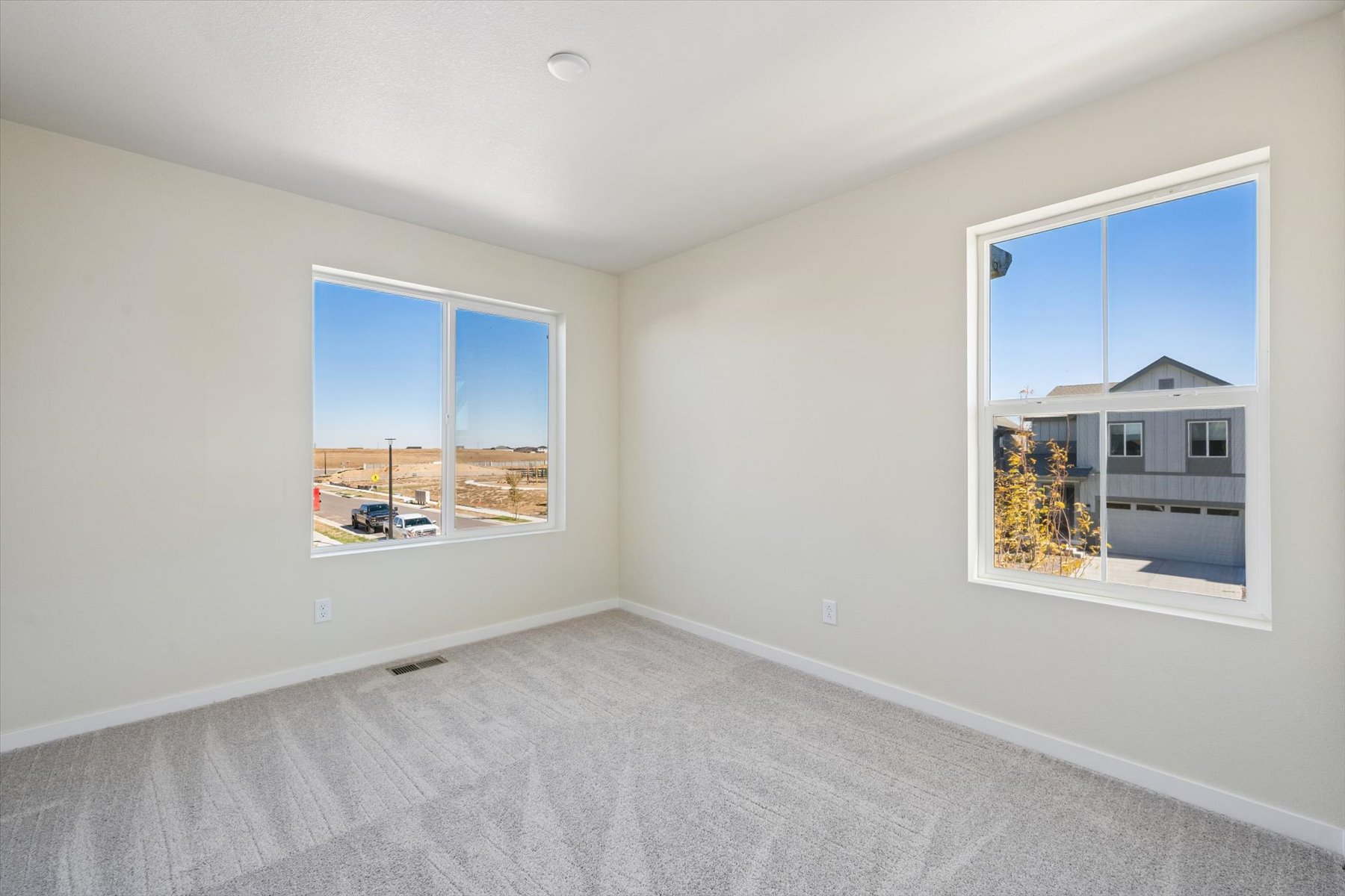 A room with windows.