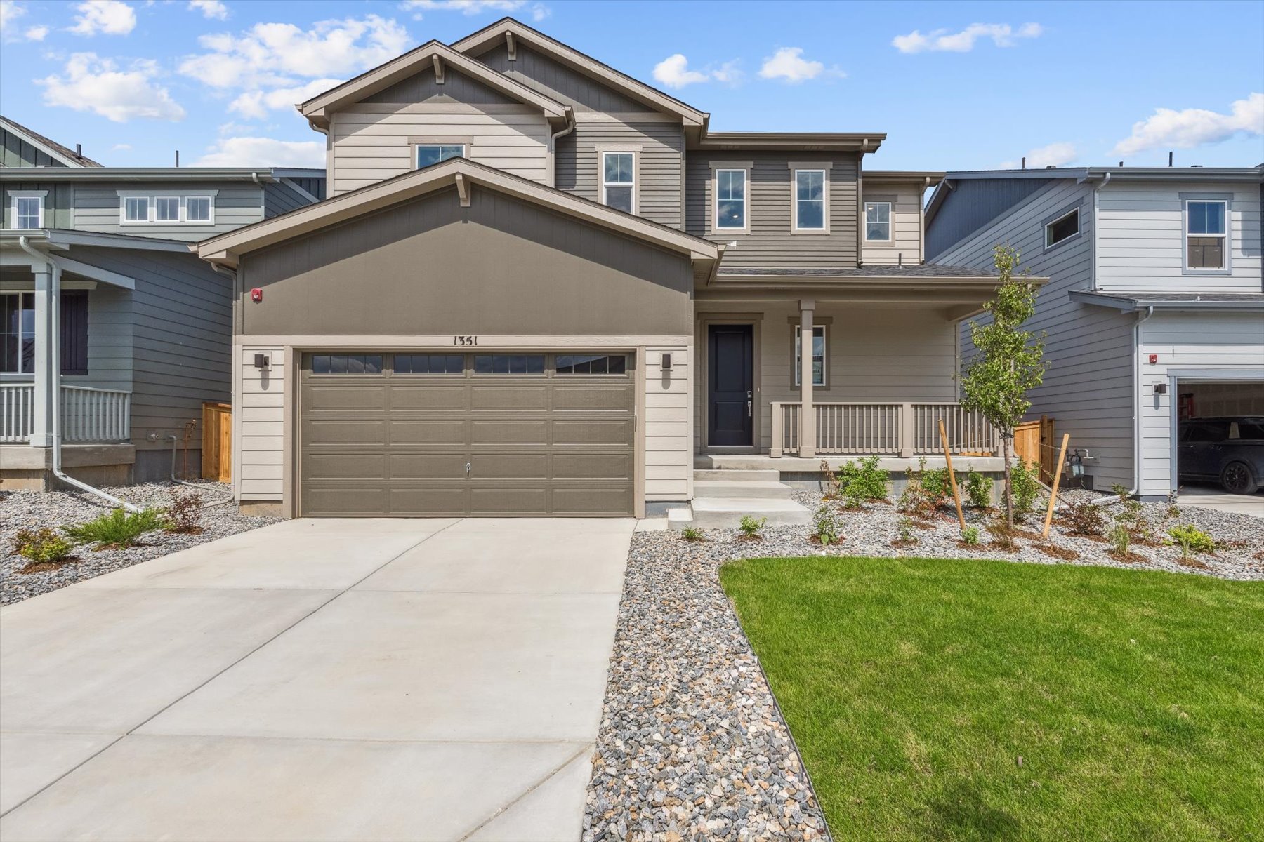 2701 1351 Loraine Circle North