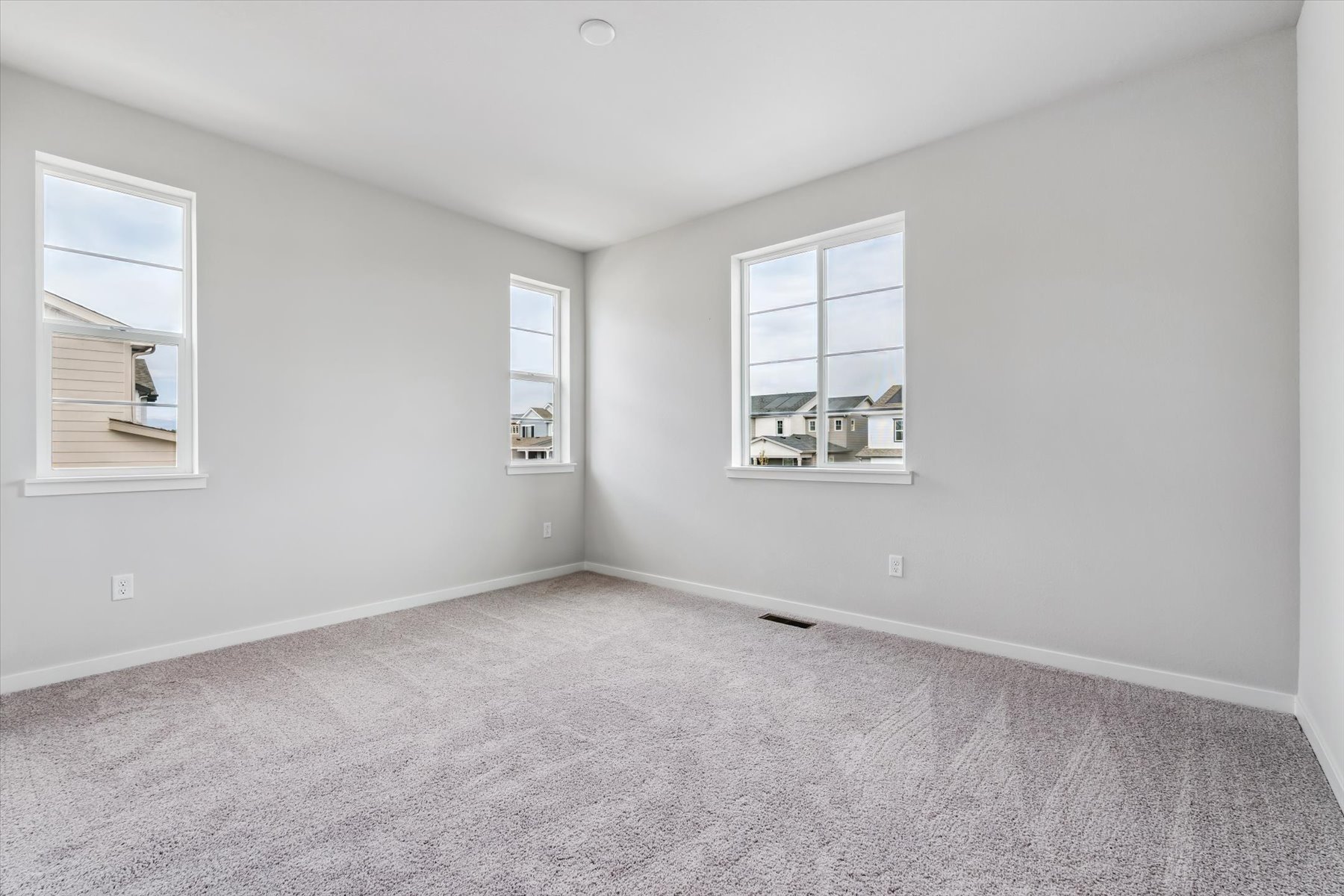 A room with windows.