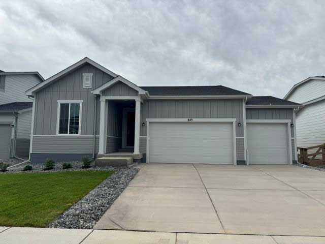A house with garages.