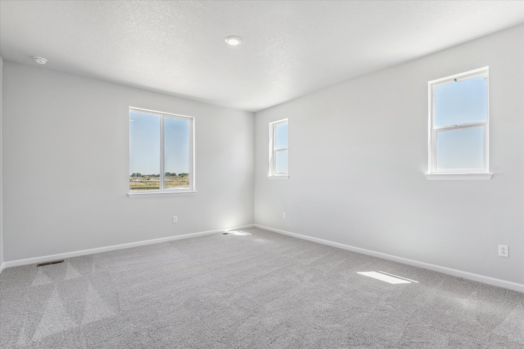A room with windows.