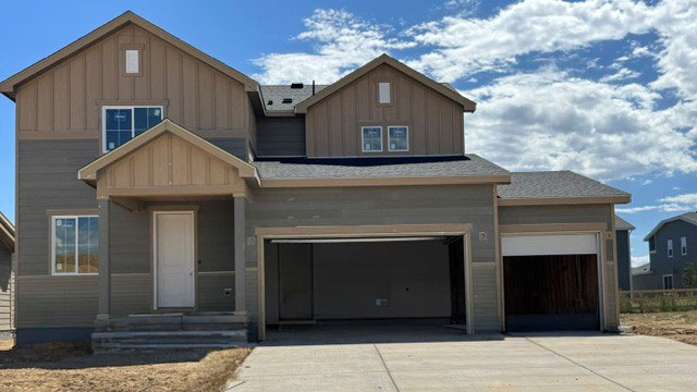 A house with garages.