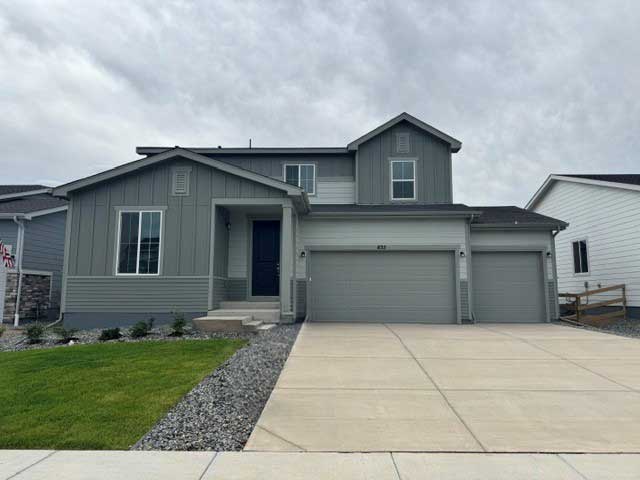 A house with garages.