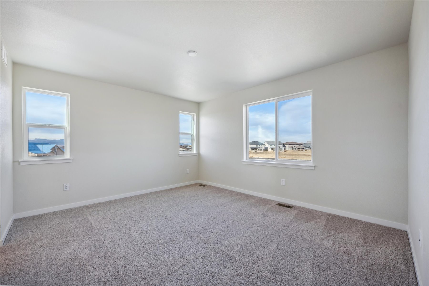 A room with windows.
