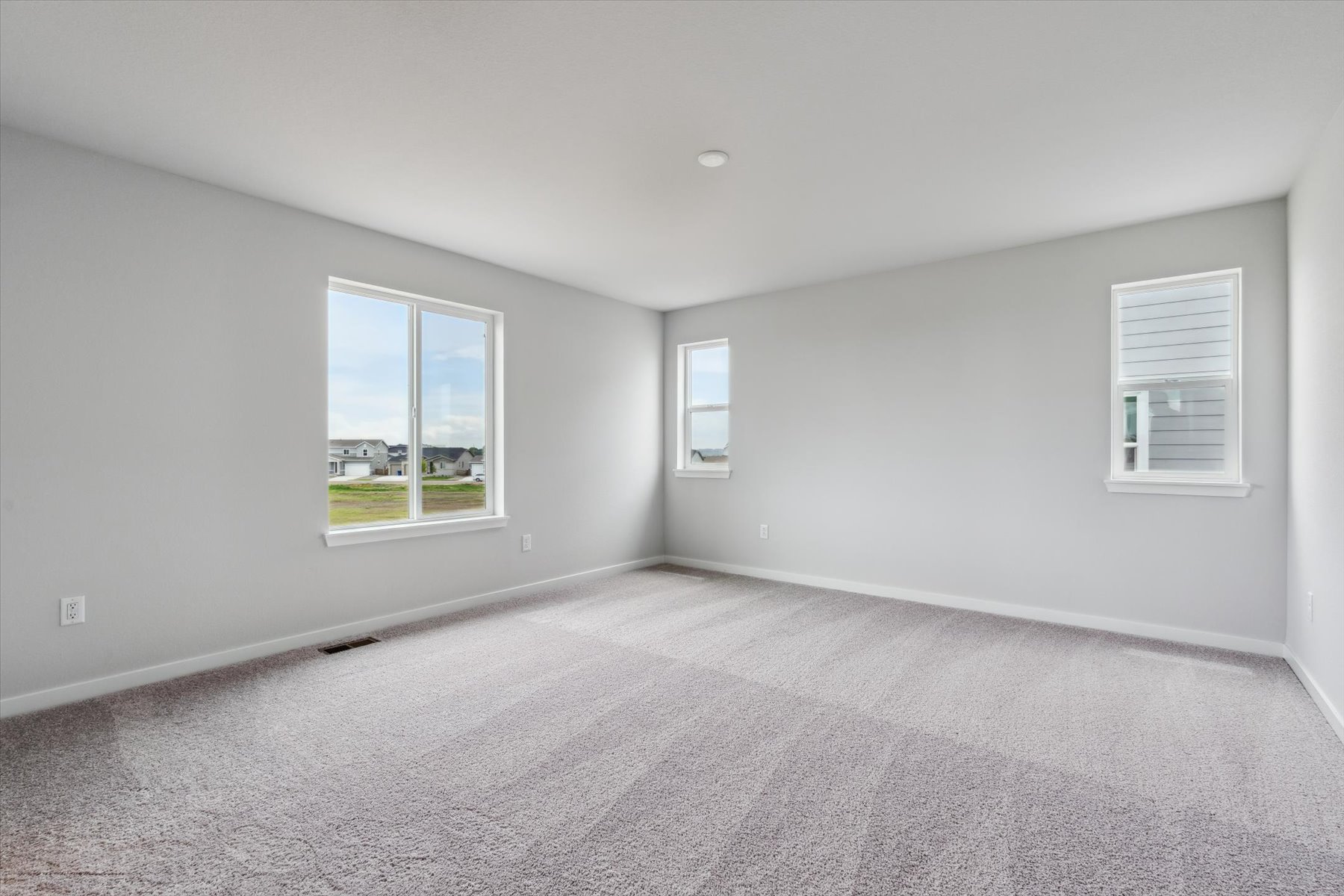 A room with windows.