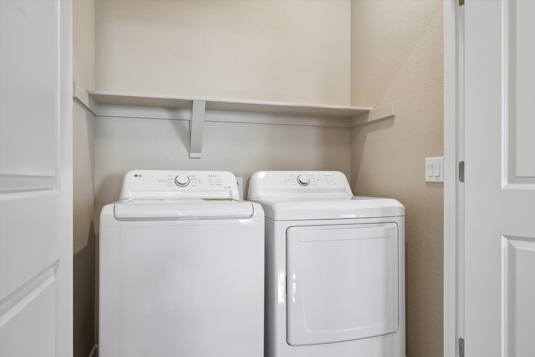 A white washing machine.