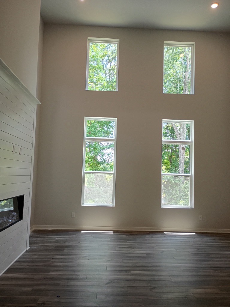 A room with windows.