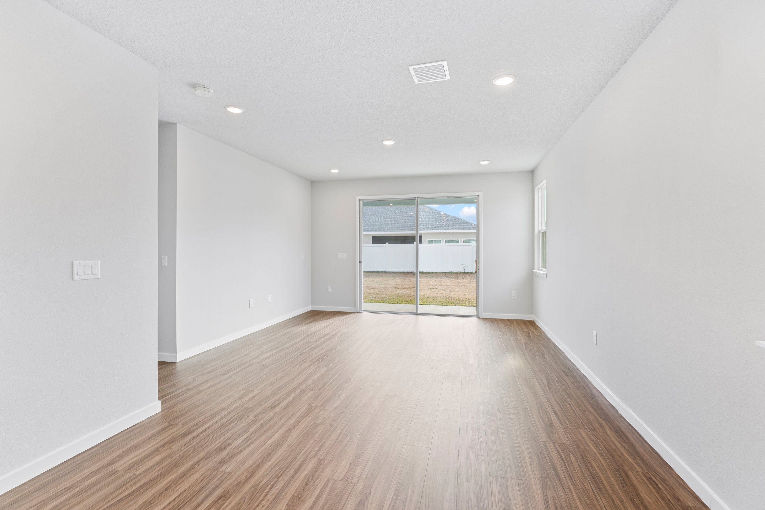 Lot 26 Open Dining Area at The Preserve at Camden Woods