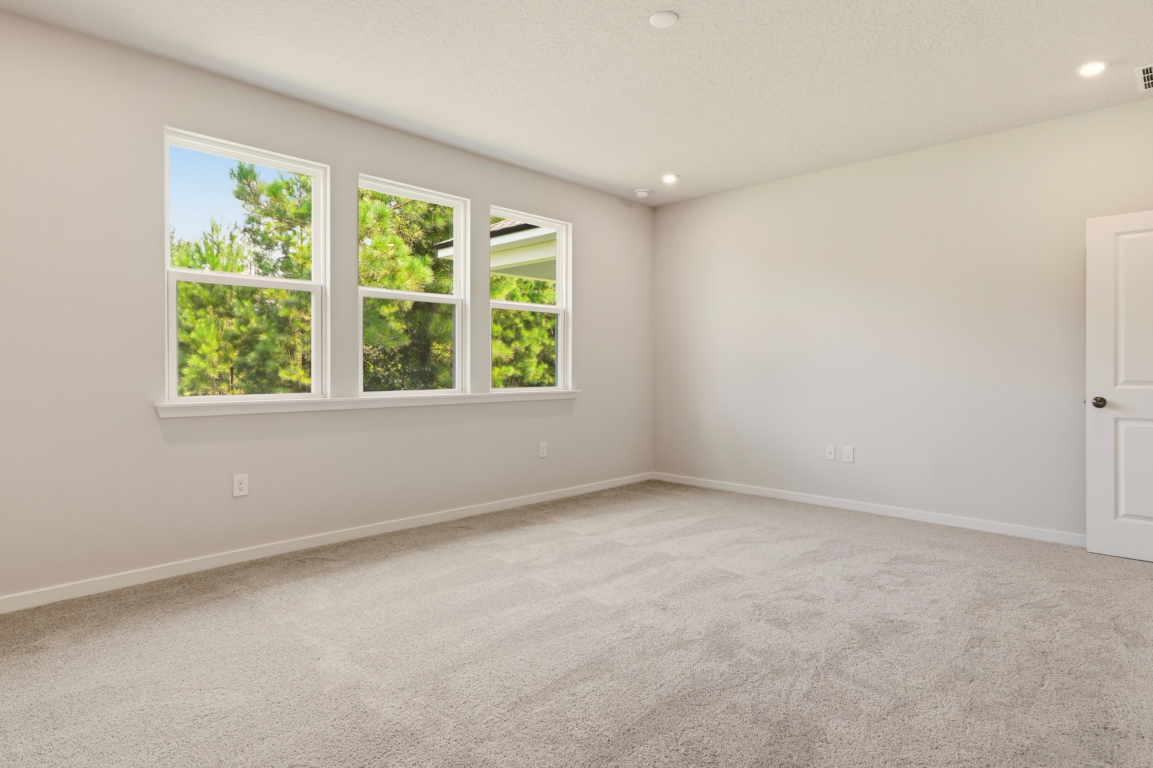 A room with windows.