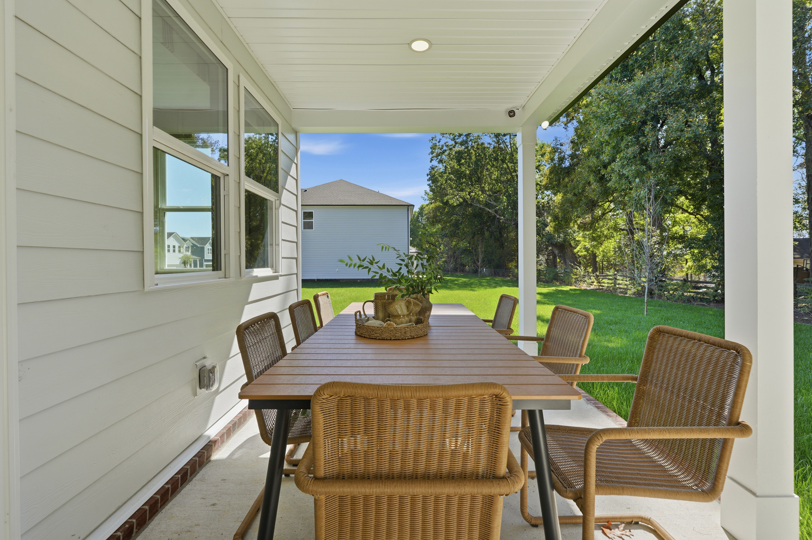 A table with chairs around it.
