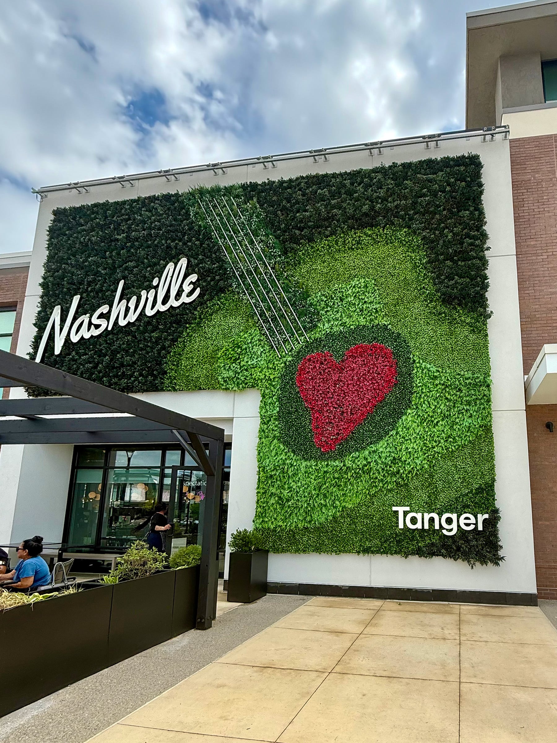 Tanger outlets