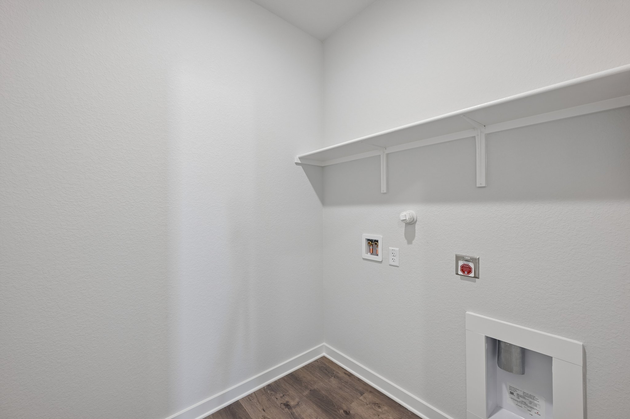 A white room with a white ceiling.
