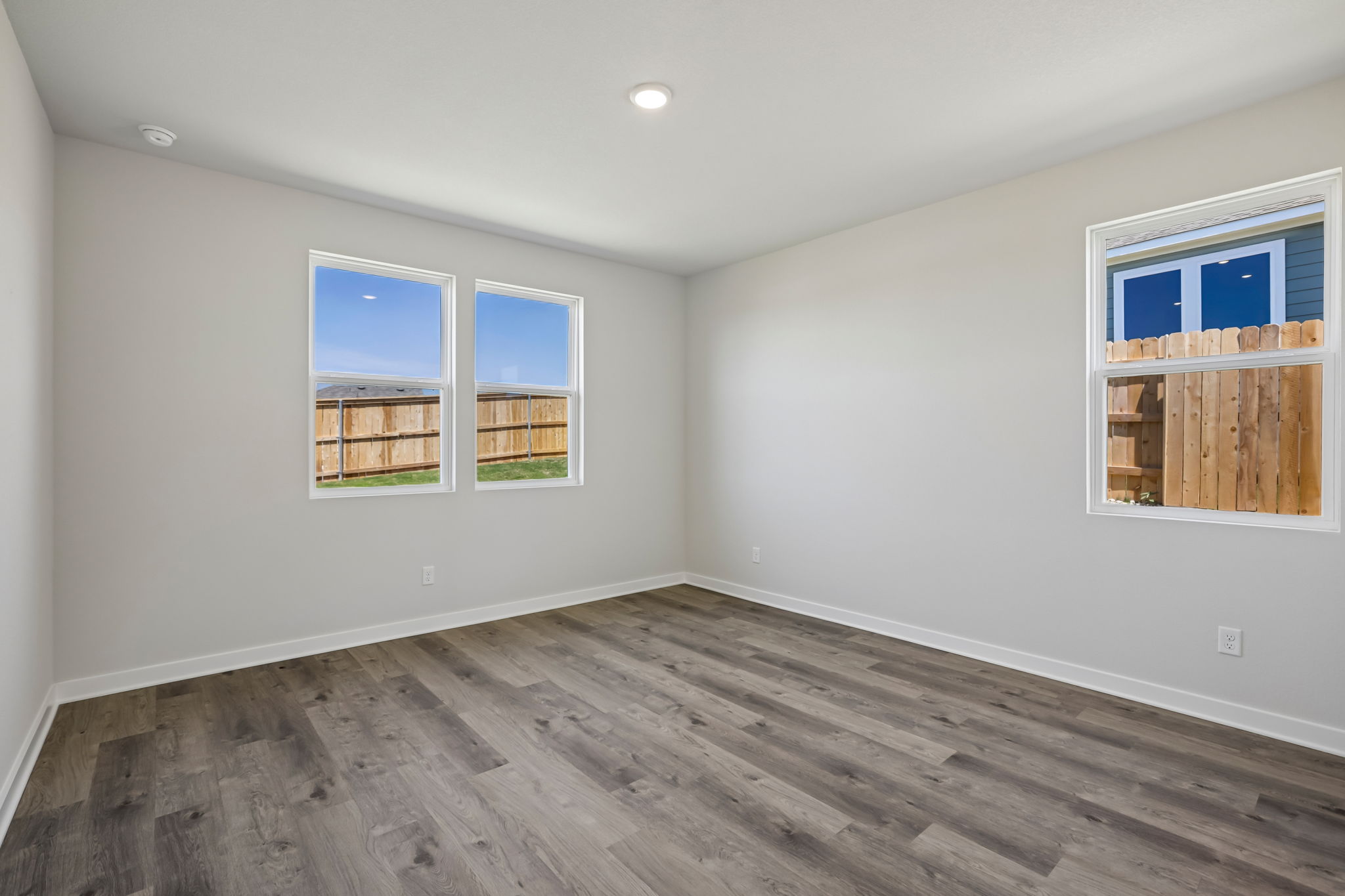 A room with windows.