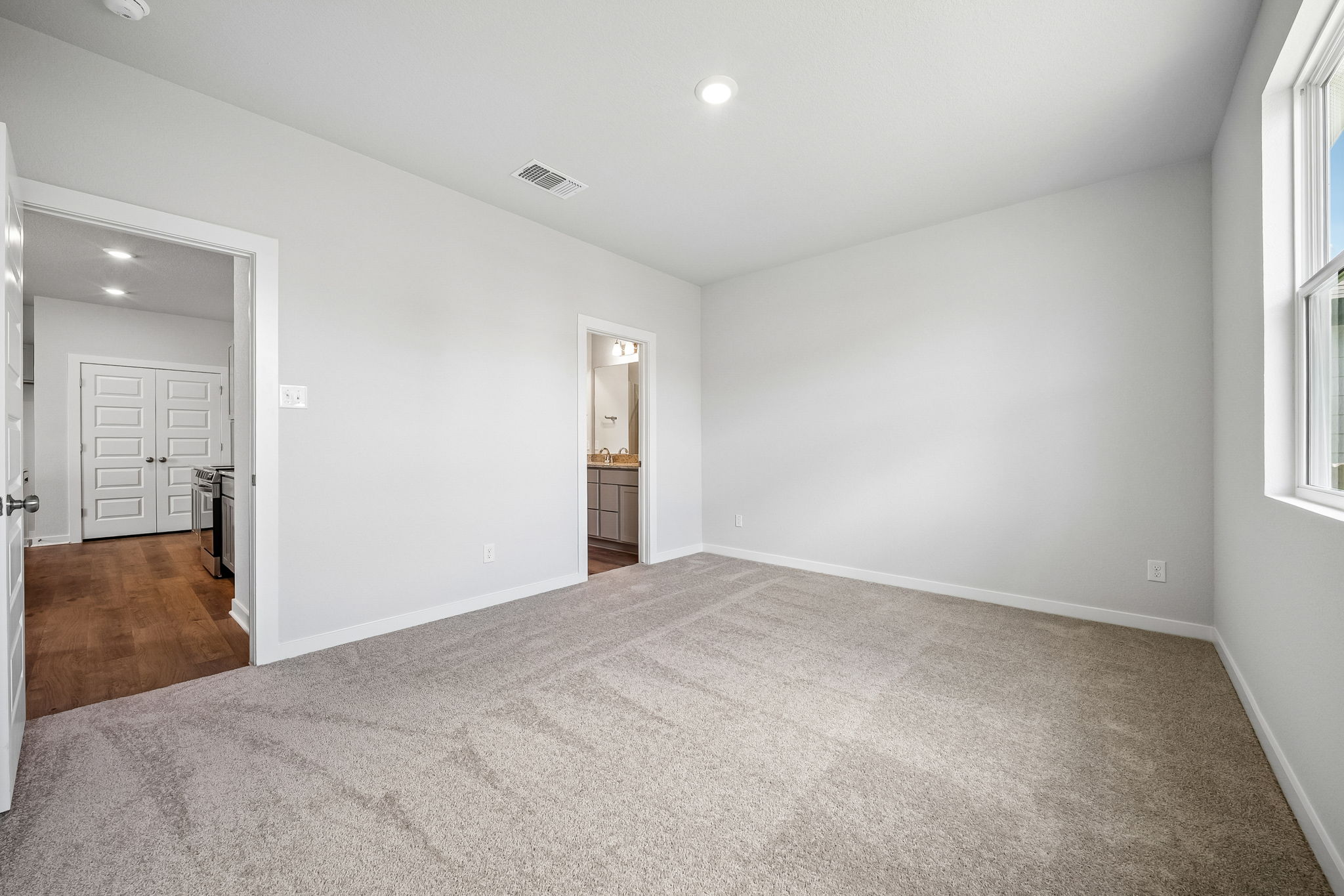 A large empty room.