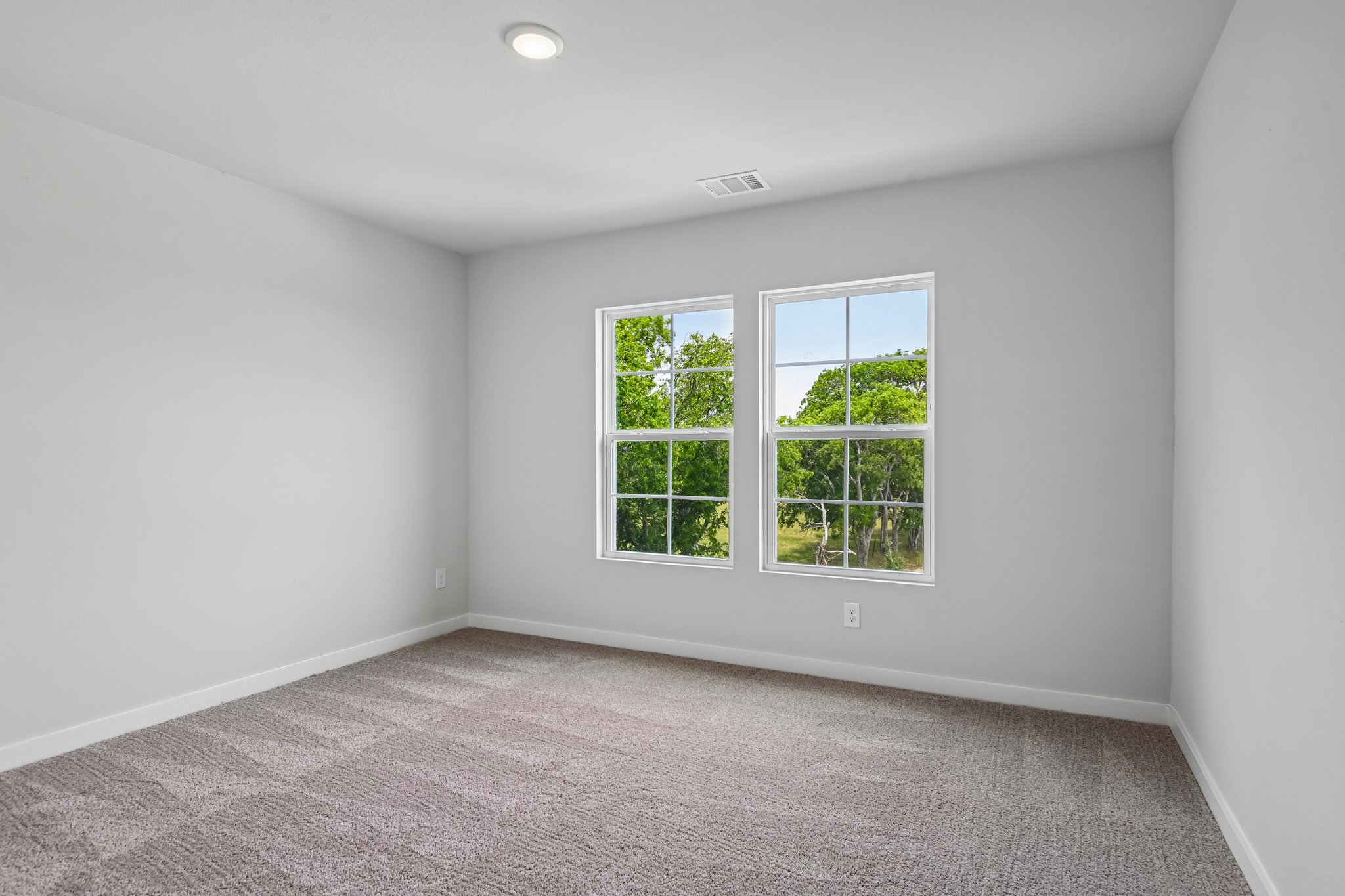 A room with windows.