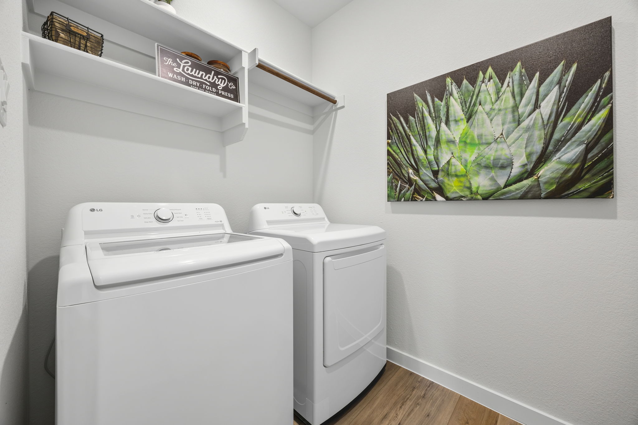 A white dryer and dryer.
