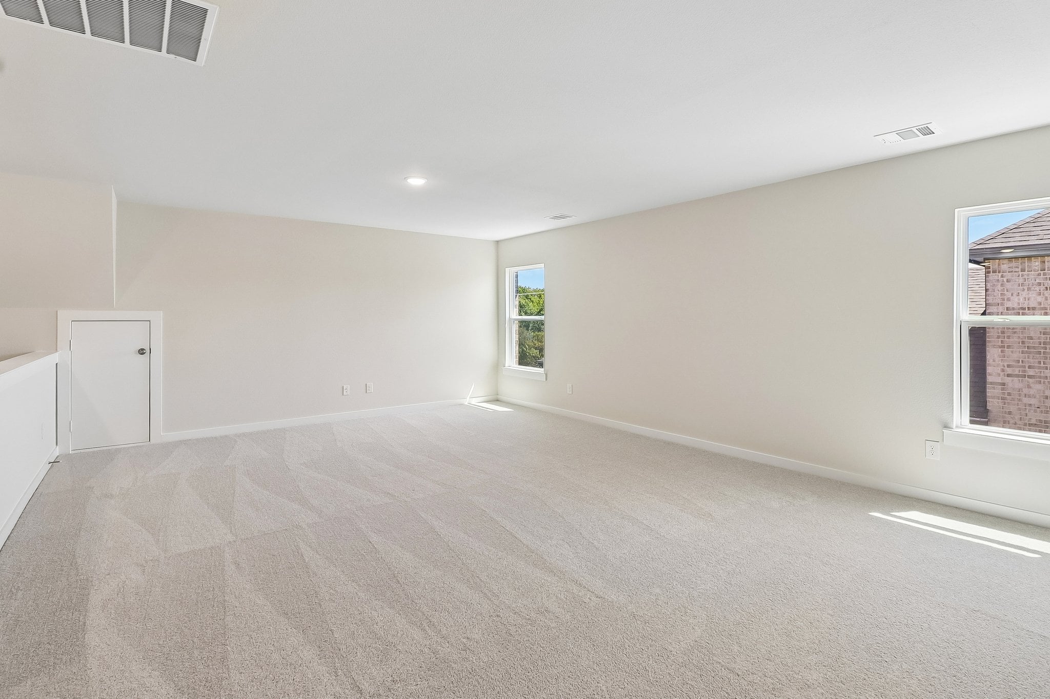 A large empty room.