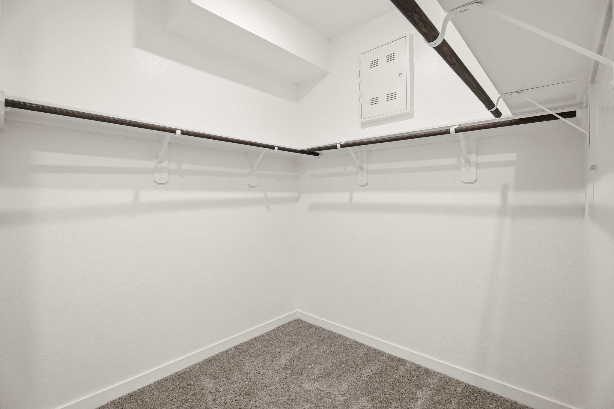 A white wall with a white wall.