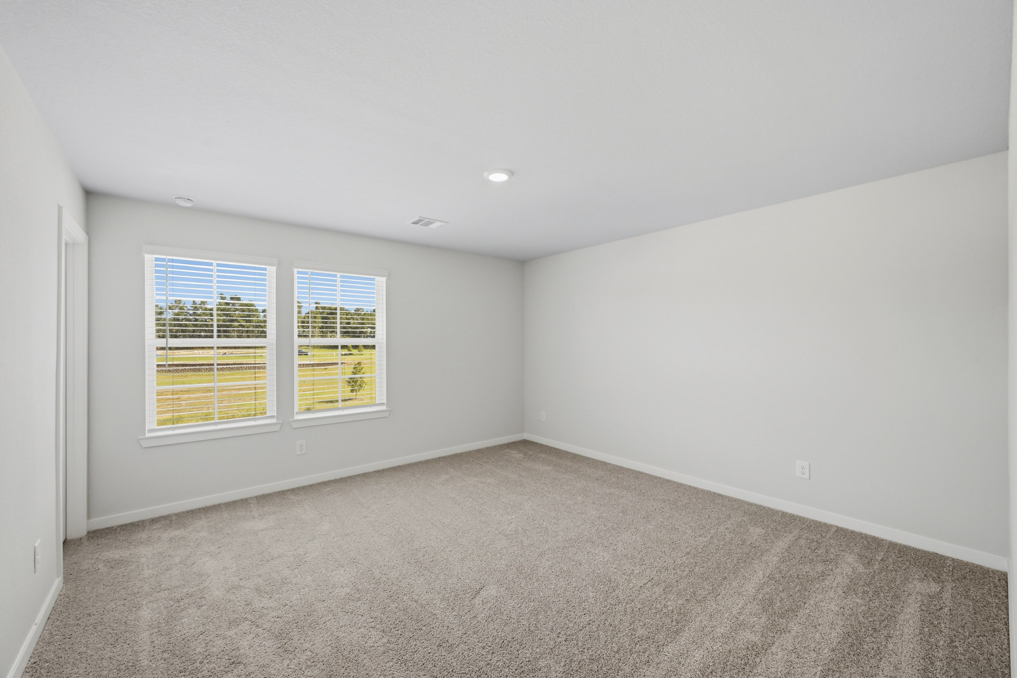 A room with windows.