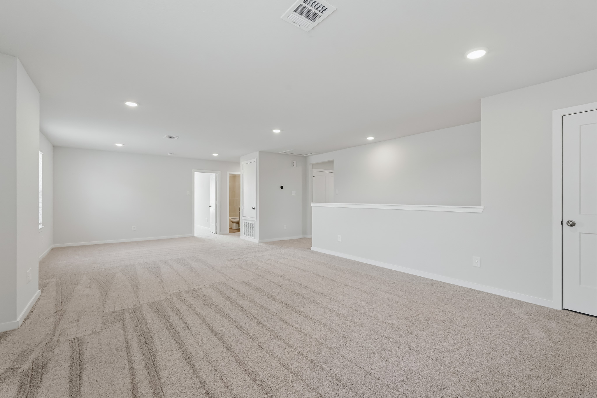 A large empty room.