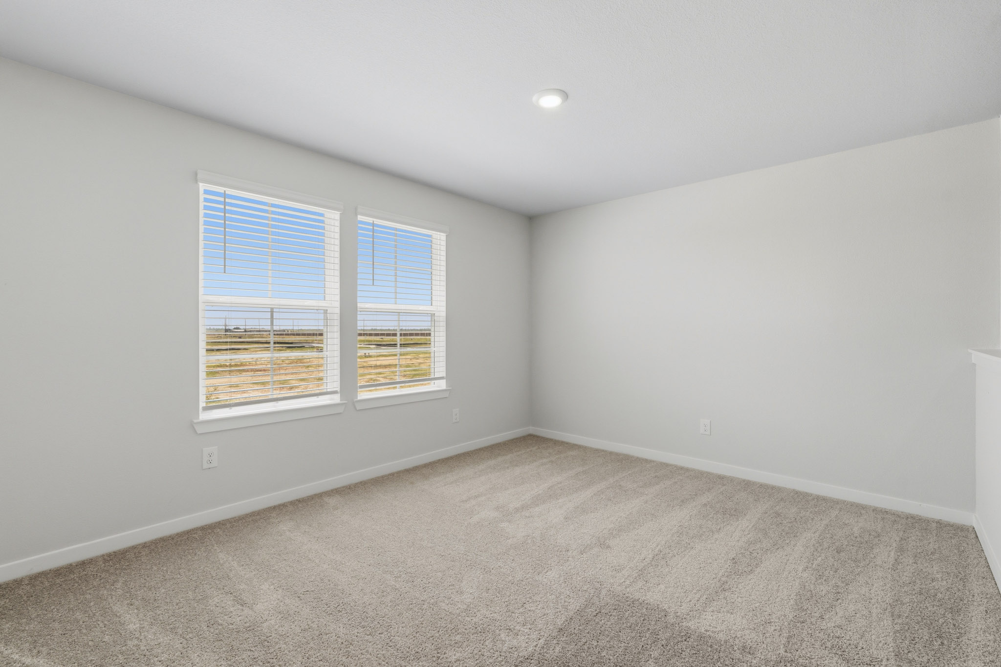 A room with windows.