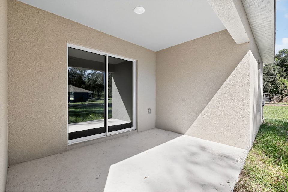 A building with a glass door.